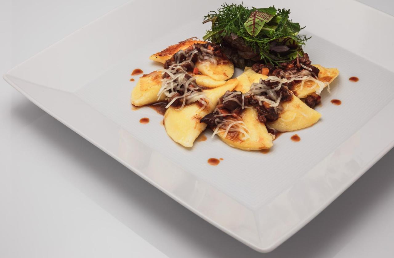 Hotel Bischofhof - Bistro Jasmin Chiusa Ngoại thất bức ảnh